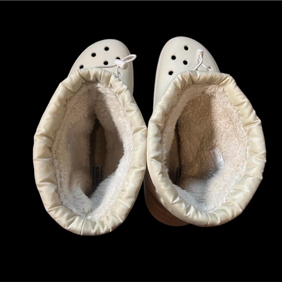 CROCS Cream Rain & Snow Boots with Drawstring Closure main image 4